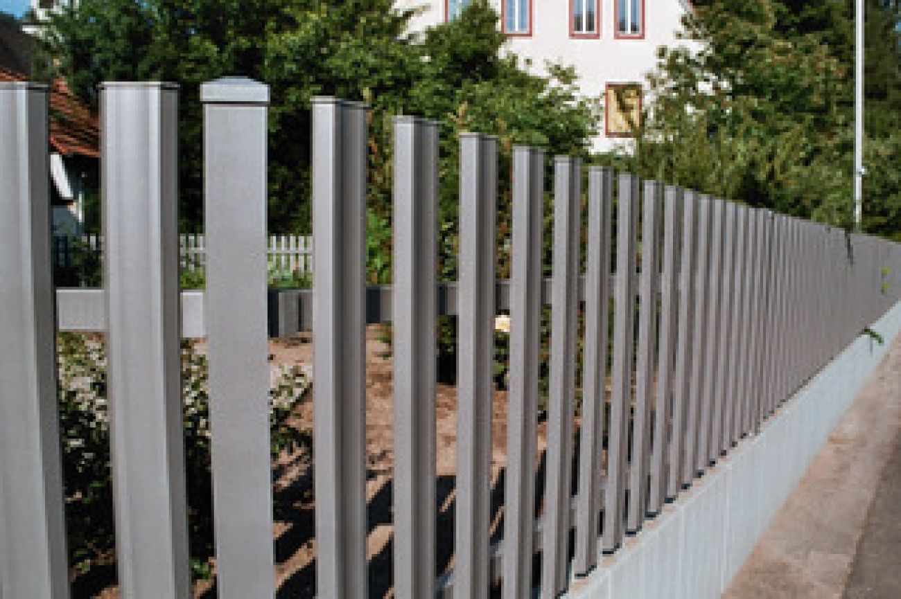 Choisir une clôture en aluminium, en pvc ou en bois ?